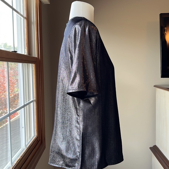 Sheeny Metallic Top - Picture 3 of 6